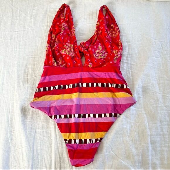 FARM RIO Reversible Tiki Bananas Lucy One-Piece Swimsuit XS MSRP $145 - Picture 7 of 13